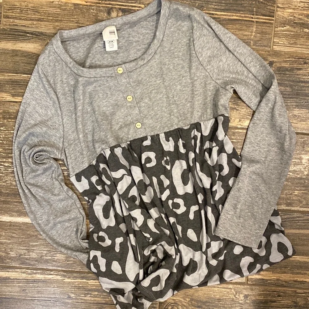 New Sew In Live Sz L Gray Animal Print Baby Doll Top With Pockets - Picture 9 of 9